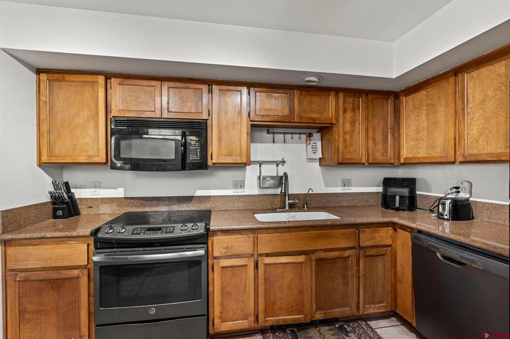 Durango, Colorado 81301, United States, 3 Bedrooms Bedrooms, ,3 BathroomsBathrooms,Residential,Active,136885