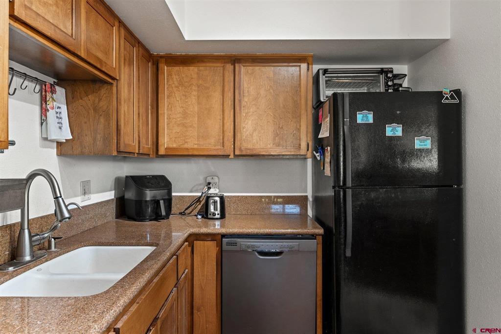 Durango, Colorado 81301, United States, 3 Bedrooms Bedrooms, ,3 BathroomsBathrooms,Residential,Active,136885