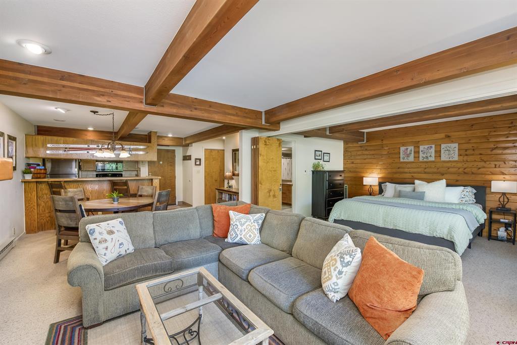 11 Hunter Hill Road 305