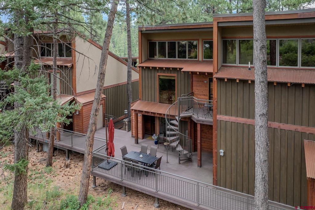 73 S Tamarron Dr 819/821
