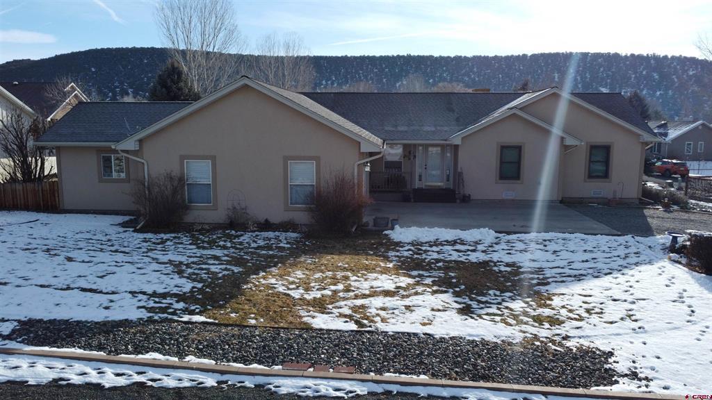 498 SE Birdie Circle