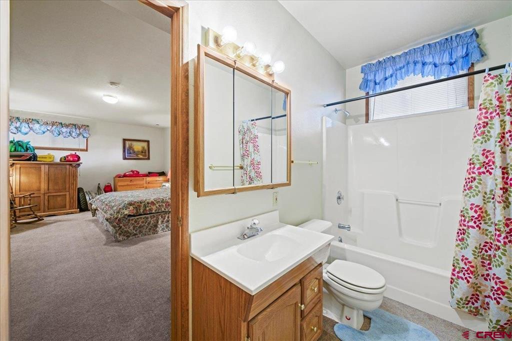 Montrose, Colorado, 81403, United States, 4 Bedrooms Bedrooms, ,4 BathroomsBathrooms,Residential,Active,2044564