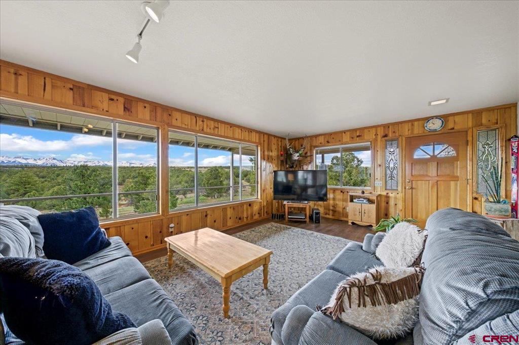 Montrose, Colorado, 81403, United States, 4 Bedrooms Bedrooms, ,4 BathroomsBathrooms,Residential,Active,2044564