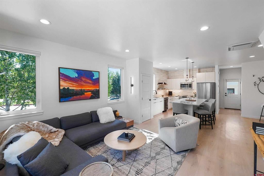 176 E 33rd Street 602