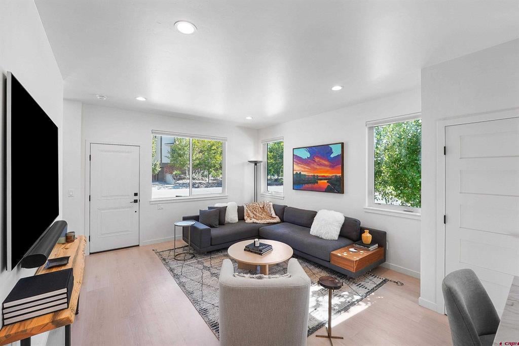176 E 33rd Street 602