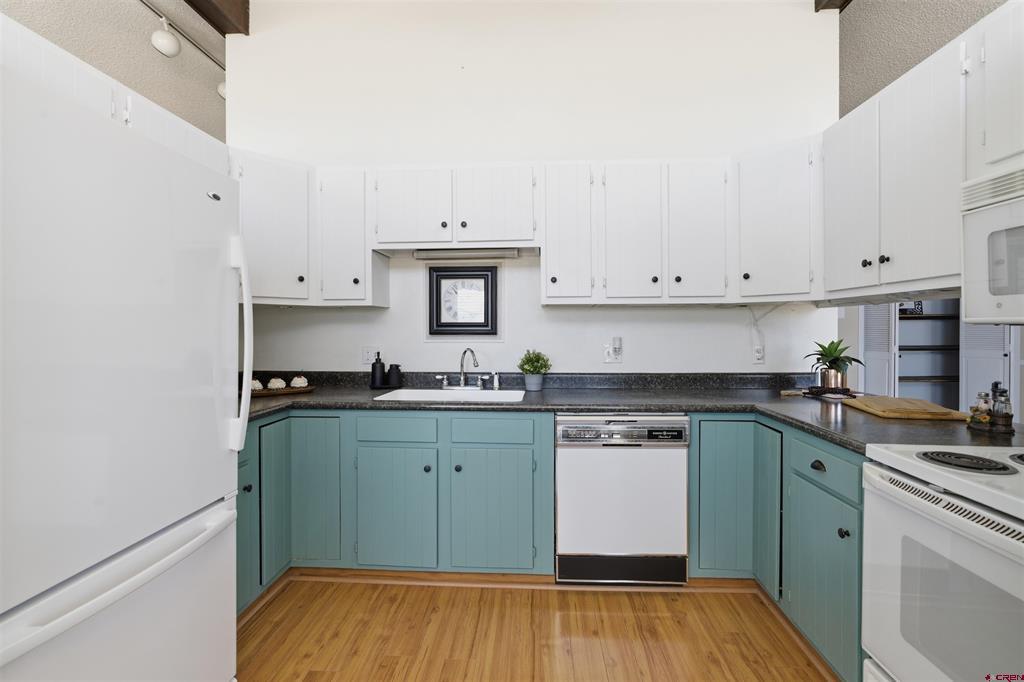 10712 Mesa View Drive