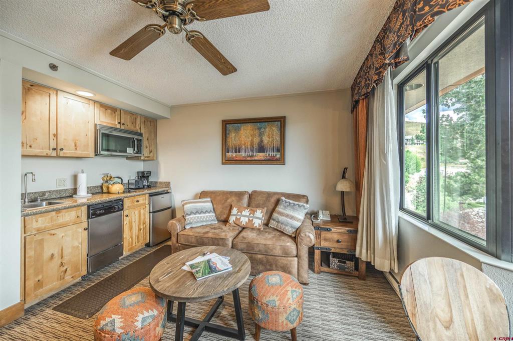 6 Emmons Road 553