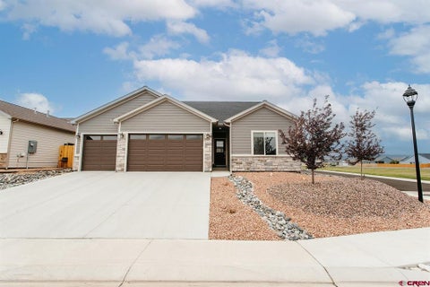 Photo of 1422 Fivemile Creek Avenue, Montrose, CO 81401 (MLS # 838682)