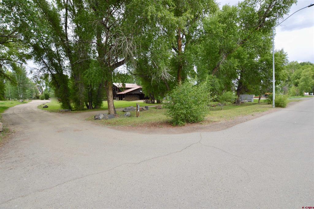 1412 W Gunnison Avenue