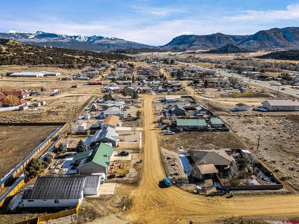 215 W Menefee Street