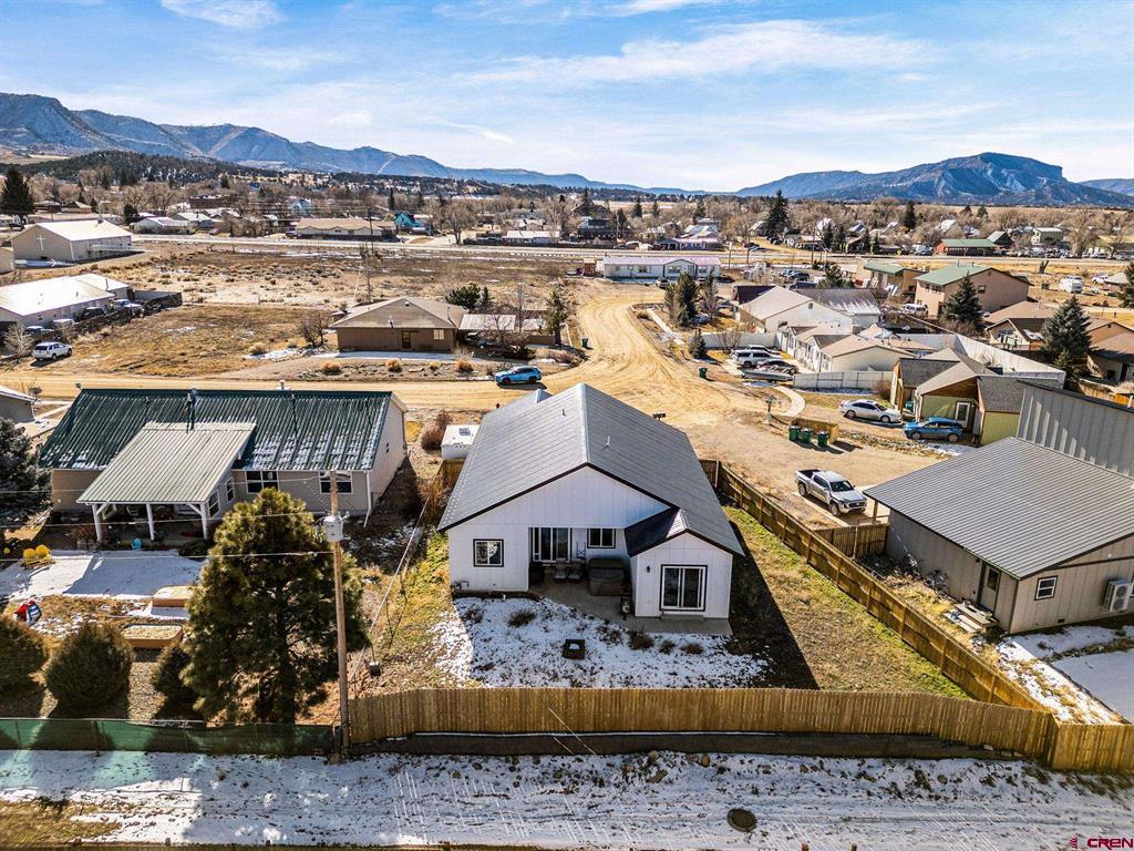 215 W Menefee Street