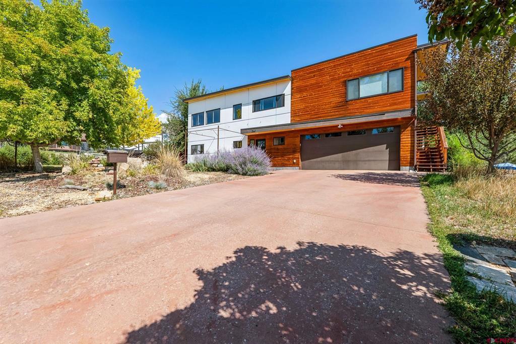 2180 Crestview Drive