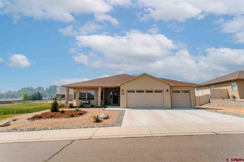 Photo of 3720 Ridgeline Drive, Montrose, CO 81401 (MLS # 836843)