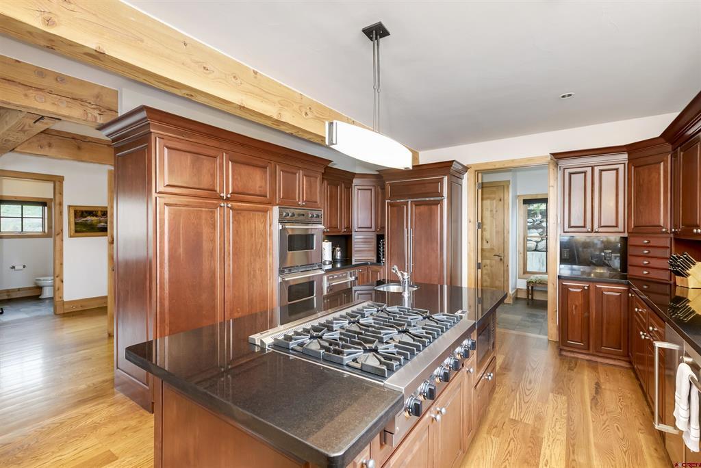 2 Peakview Drive