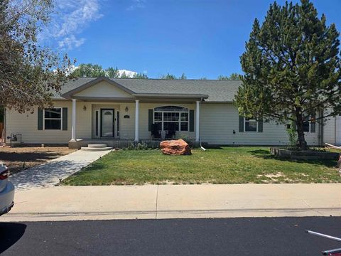 Photo of 720 Golden Drive, Montrose, CO 81401 (MLS # 837178)