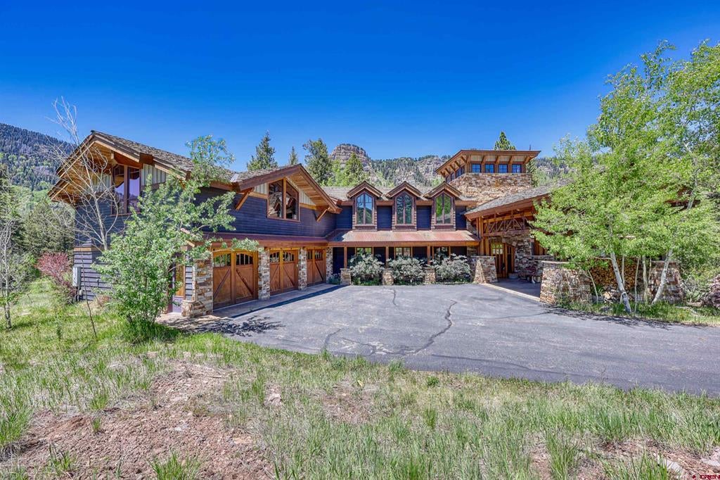 455 Pinnacle View Drive