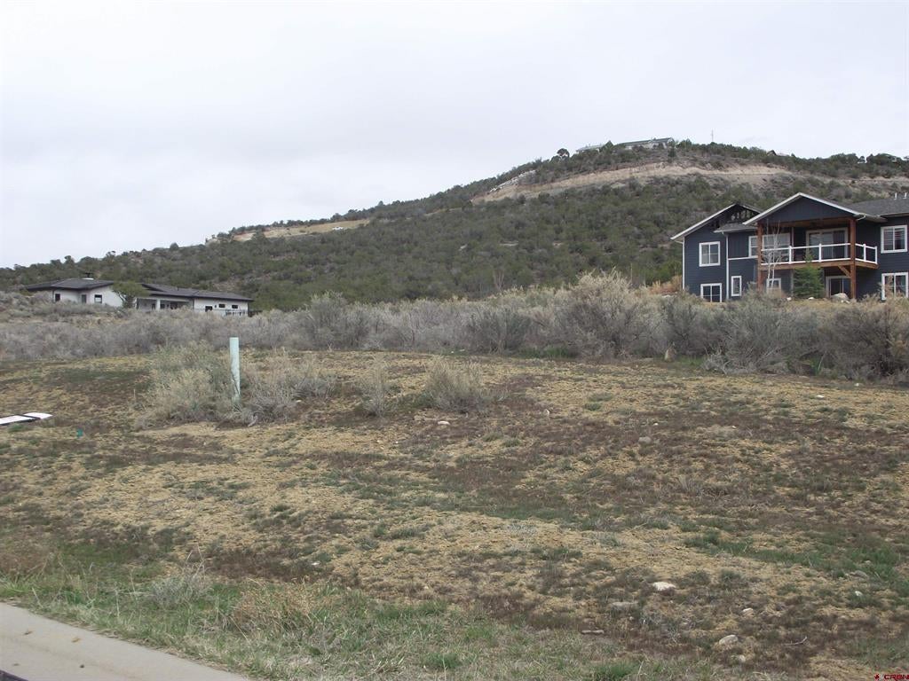 725 SE Pinyon Street