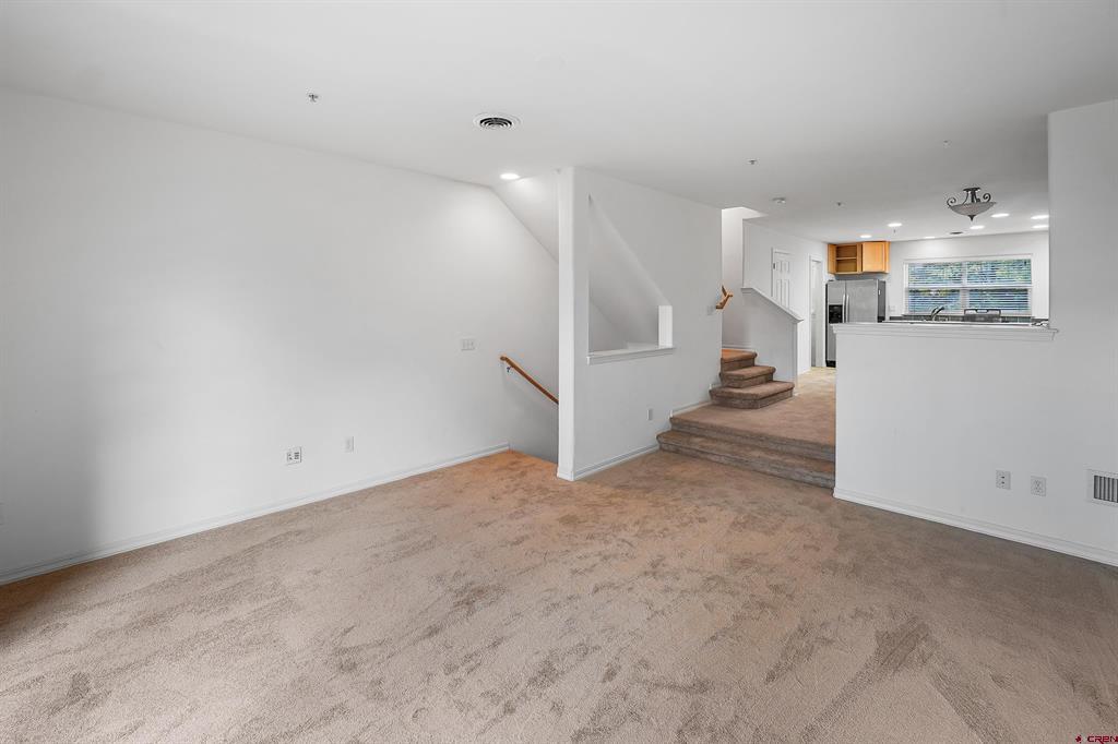 1 E 6th Avenue 16