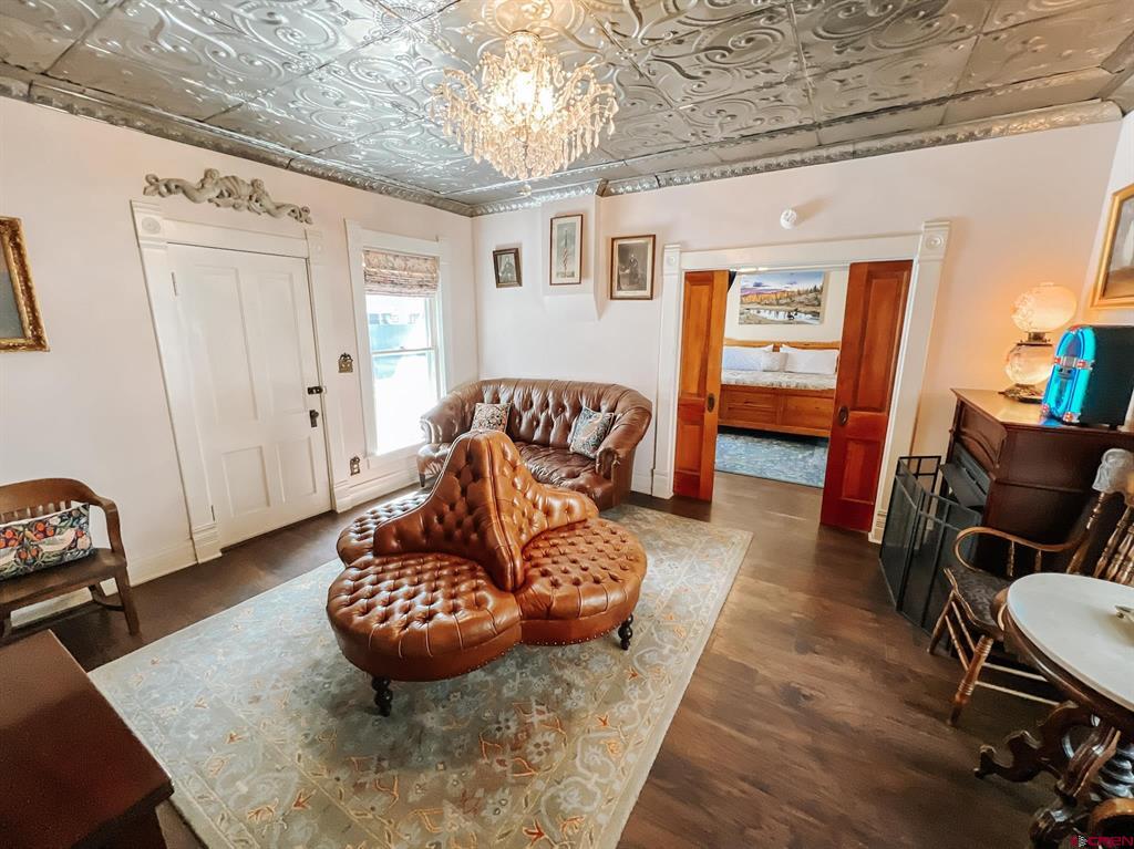 426 Gunnison Av Avenue