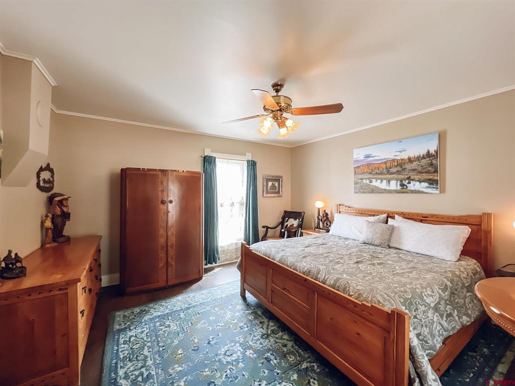 426 Gunnison Av Avenue