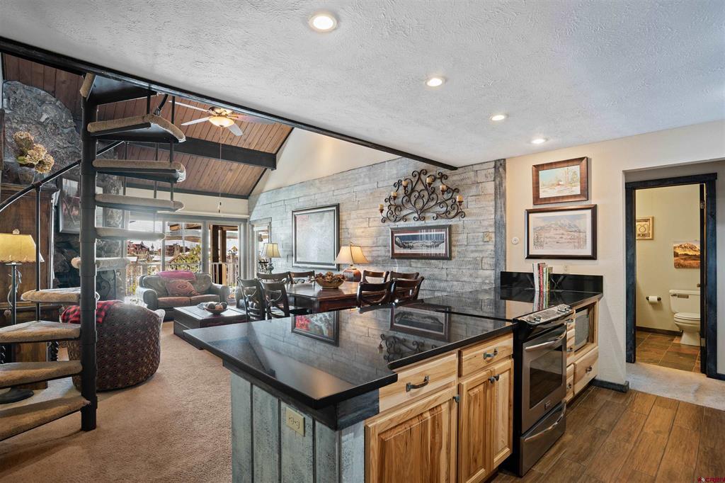 16 Hunter Hill Road K-303