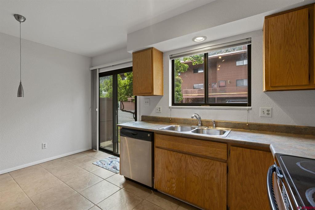 Durango, Colorado 81301, United States, 2 Bedrooms Bedrooms, ,2 BathroomsBathrooms,Residential,Active,205364