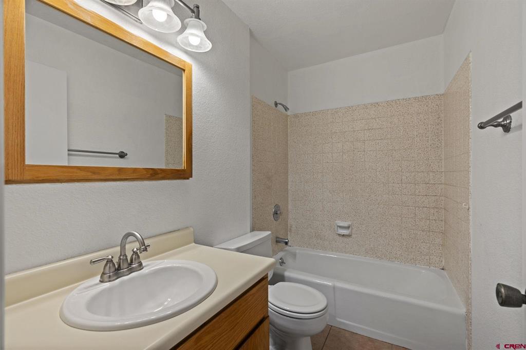 Durango, Colorado 81301, United States, 2 Bedrooms Bedrooms, ,2 BathroomsBathrooms,Residential,Active,205364