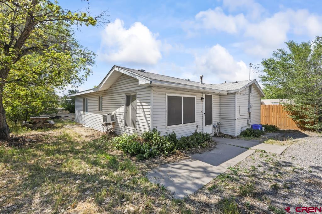 Photo 1 of 19 — 1011 S 5th Street, Montrose, CO 81401