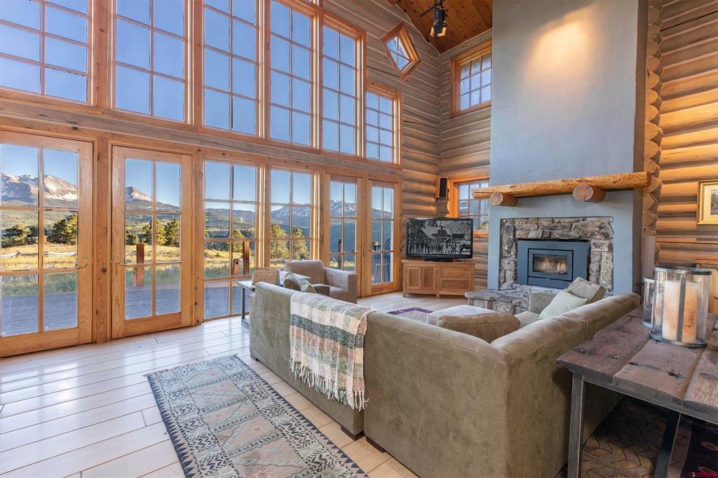 2045 W Anderson Road