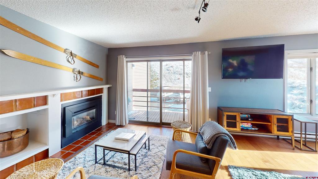 25 Emmons Road 37