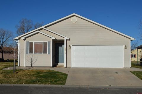 Photo of 2615 Arbor Street, Montrose, CO 81401 (MLS # 832618)