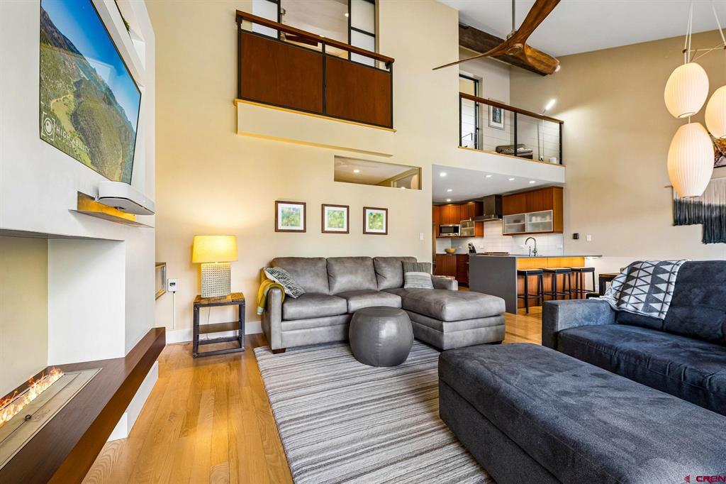 73 S Tamarron Drive 809