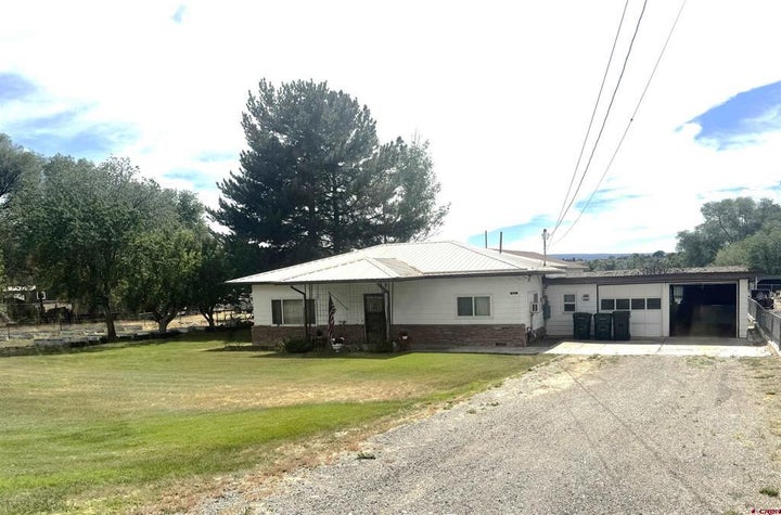 Photo 1 of 31 — 511 Chipeta Road, Montrose, CO 81403