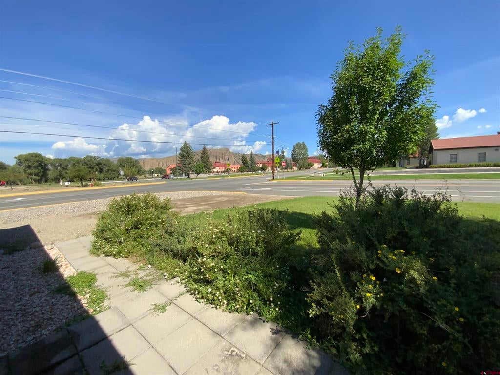 725 W Arthur Avenue A