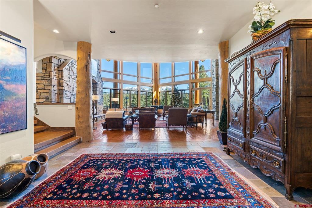 464 Pinnacle View Drive