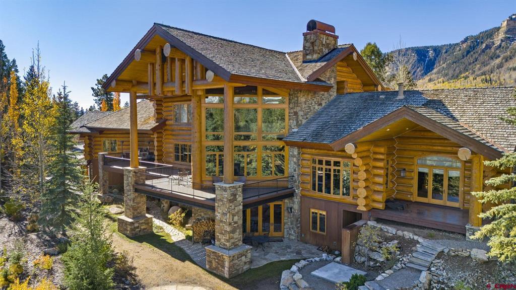 464 Pinnacle View Drive