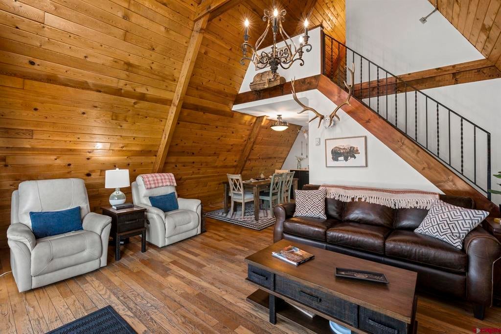560 Groves Drive