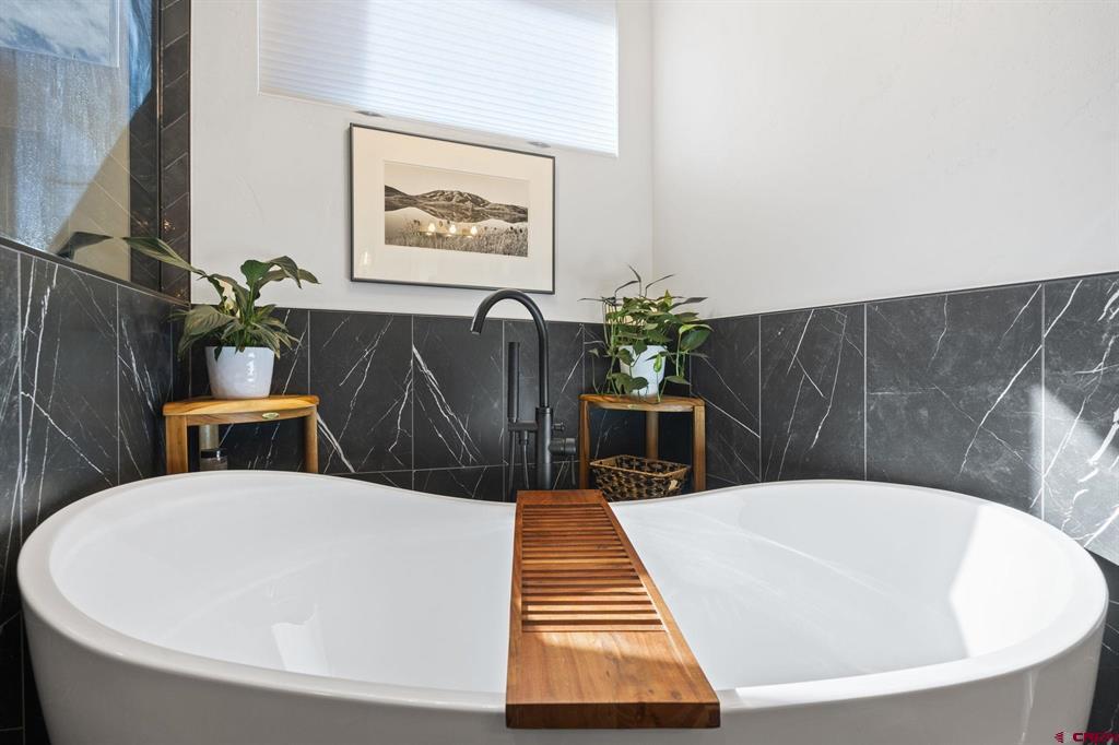 Durango, Colorado 81301, United States, 5 Bedrooms Bedrooms, ,3 BathroomsBathrooms,Residential,Contingent,17774