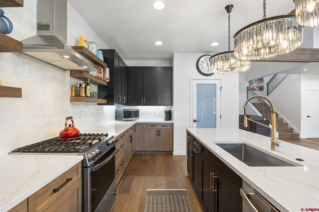 Durango, Colorado 81301, United States, 5 Bedrooms Bedrooms, ,3 BathroomsBathrooms,Residential,Contingent,17774