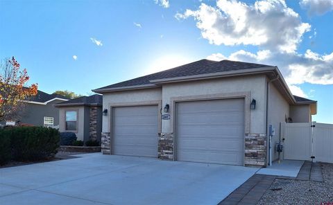 Photo of 2807 Outlook Road, Montrose, CO 81401 (MLS # 829540) Photo of 2807 Outlook Road, Montrose, CO 81401 (MLS # 829540)