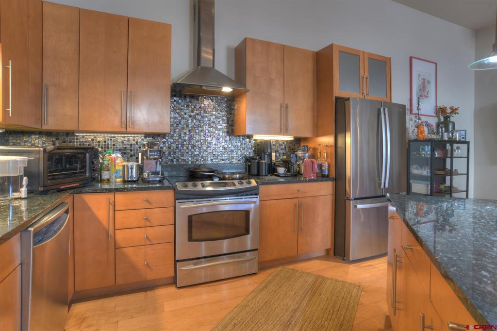 555 Rivergate Lane B1-121