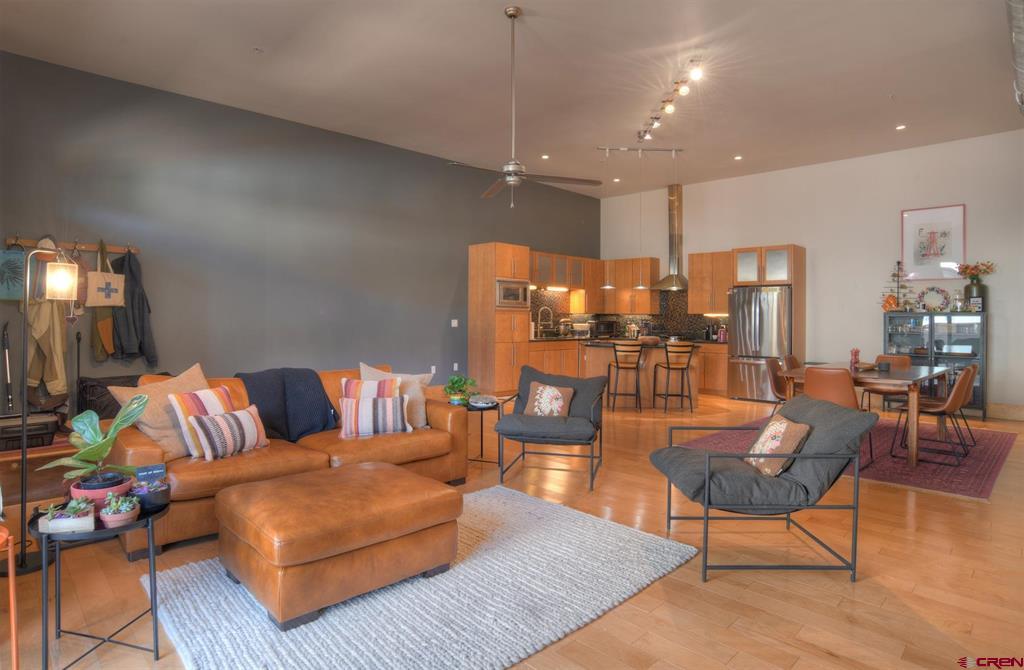 555 Rivergate Lane B1-121