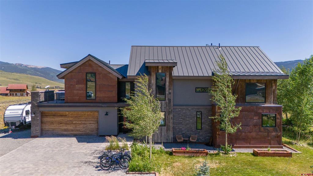 470 White Stallion Circle