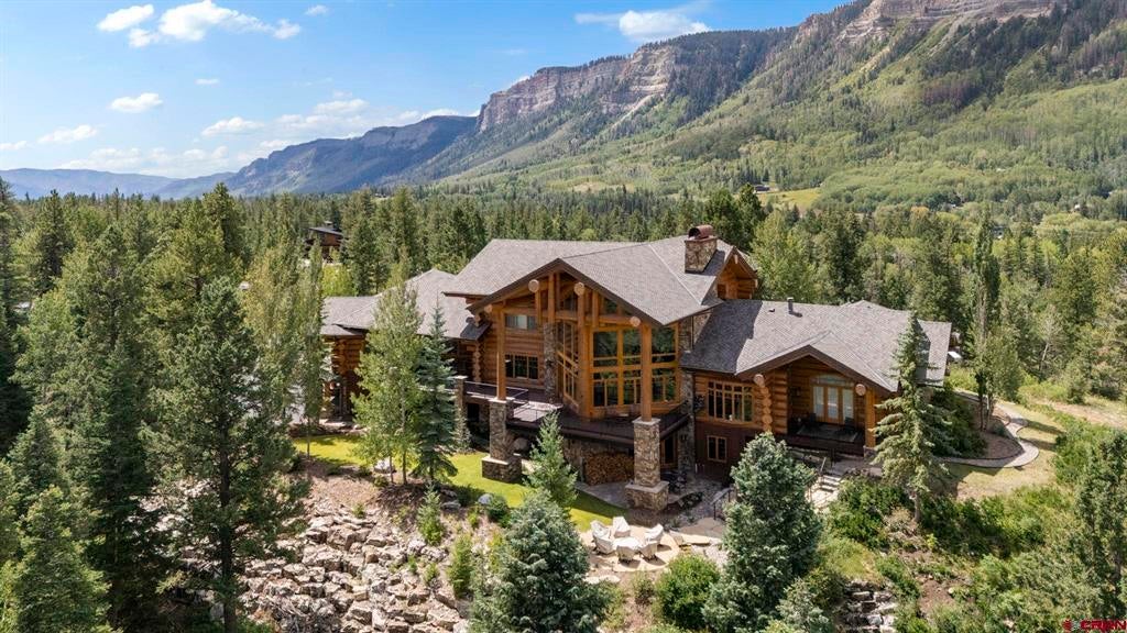 464 Pinnacle View Drive