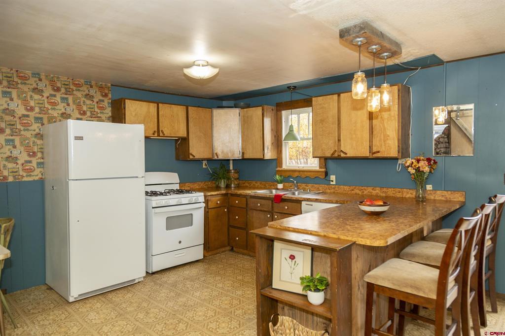 102 E 4Th Street