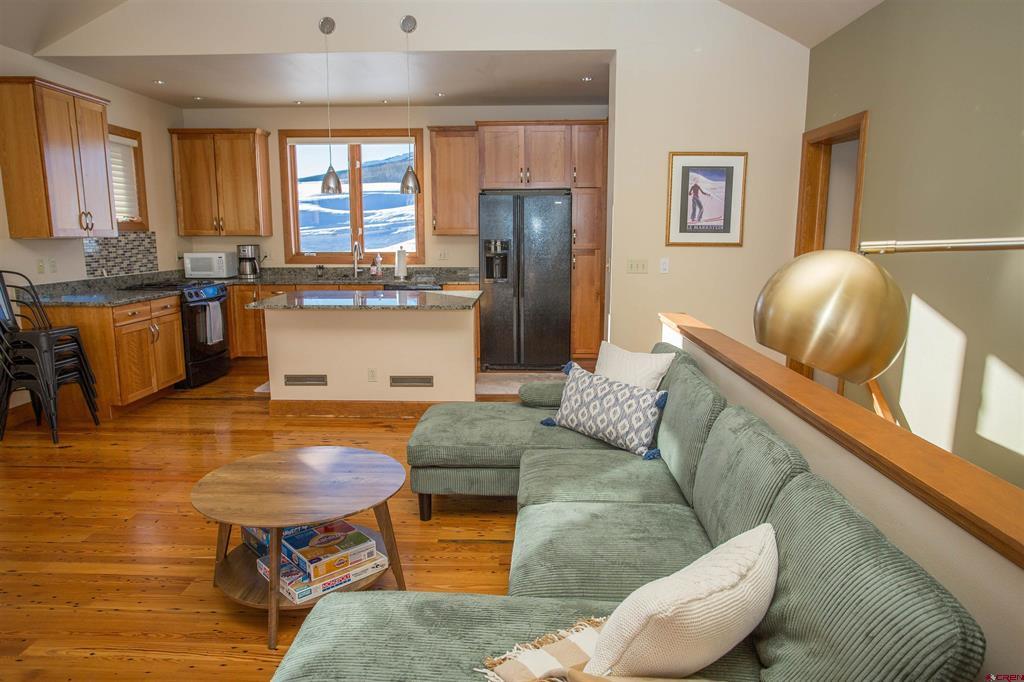 102 Horseshoe Drive