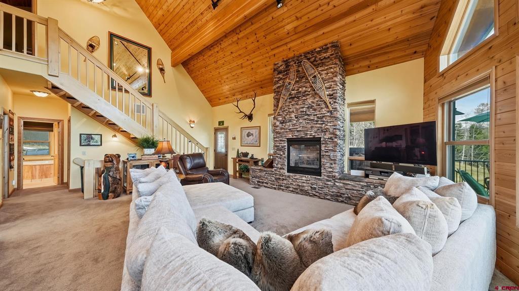 702 Crest Drive