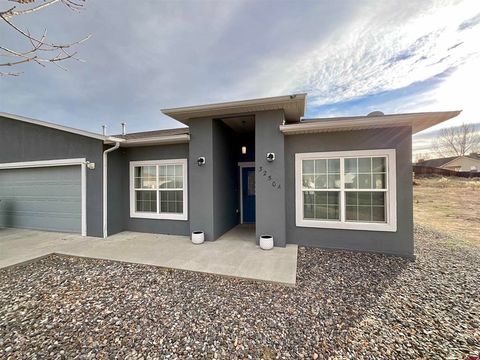 Photo of 3250 Meadows Parkway #Unit A, Montrose, CO 81401 (MLS # 830597)