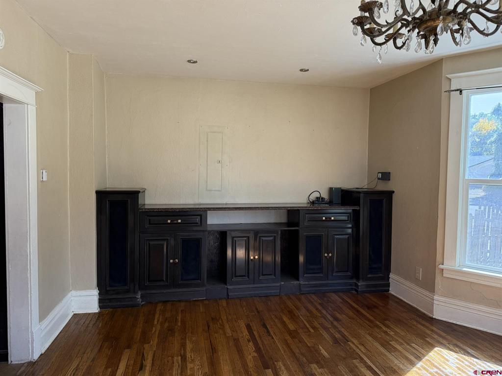 464 & 464 1/2 Grand Avenue