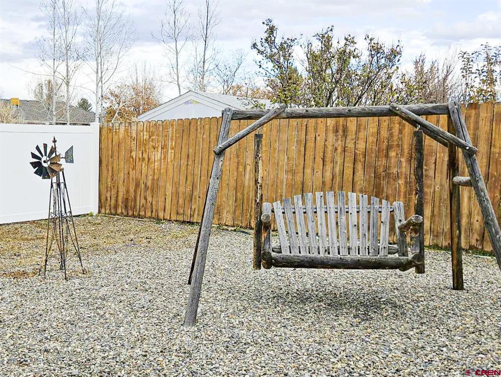 2745 Country Club Way